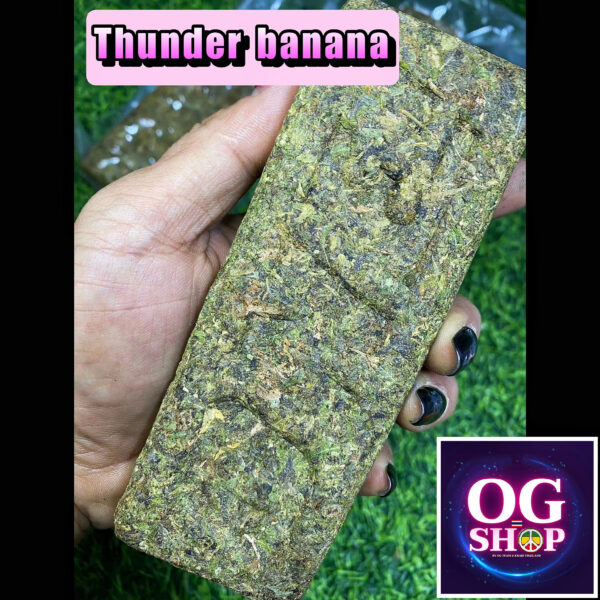 High grade indoor brick weed : Thunder banana (From seedstockers) (70% Sativa) (Indoor Brick) 100g = 900 ฿ Free Shipping anywhere in Thailand. 2 days for shipping to all Areas.